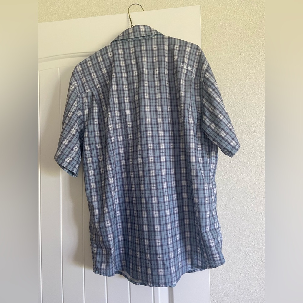 HUK men’s short sleeve shirt